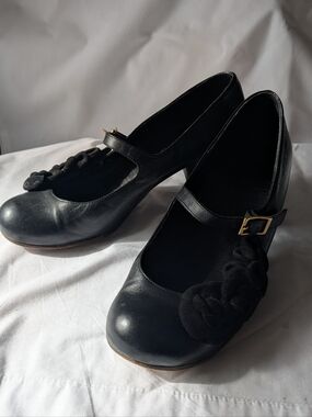 Chie Mihara Black Leather Mary Jane Heels Suede Rosette Flower EU 38